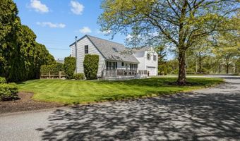 56 Pasture Farm Dr, Middletown, RI 02842