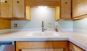 16945 PACIFIC VIEW Dr, Brookings, OR 97415