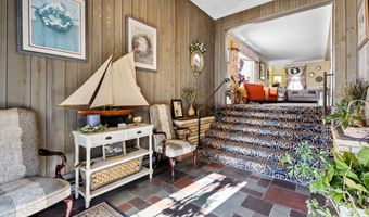 147 Church St, Belford, NJ 07718