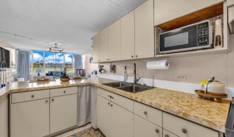 111 KAHULUI BEACH Rd B214, Kahului, HI 96732