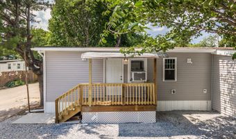 8 SHERMAN Dr, Claymont, DE 19703