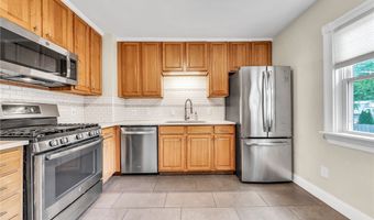 175 Highland Dr, Amherst, NY 14221