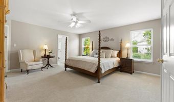 226 Arbor Trails Dr, Ballwin, MO 63021