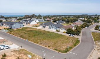 728 Seacrest Dr, Bandon, OR 97411