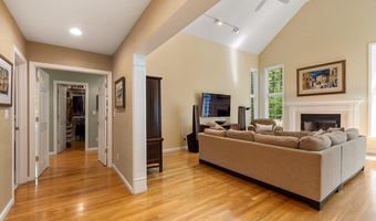 277 Main St, Bolton, MA 01740