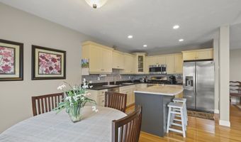 2 Amberwood Ct 2, Bourne, MA 02532