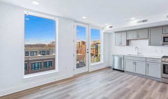 701 N HENRY St 204, Alexandria, VA 22314