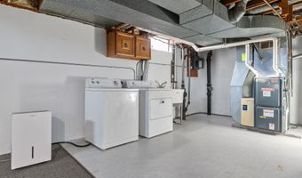 701 E LONGVIEW Dr, Appleton, WI 54911