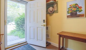 28 B Springbrook Dr, Belfast, ME 04915