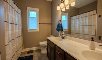 18860 Roselle Cv, Auburn, IN 46706