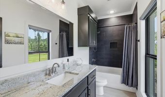 218 Lost Oak Ln, Brandon, MS 39047
