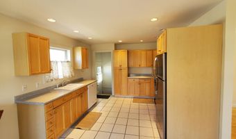 9 Wood St, Bangor, ME 04401
