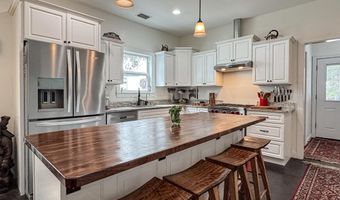 242 15th St, Apalachicola, FL 32320