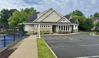 50 Lawrence Ave 50, Danbury, CT 06810