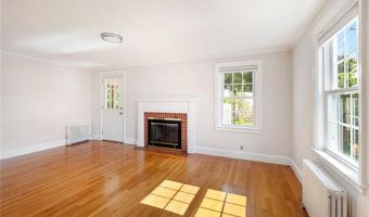 16 Elm Ave, East Providence, RI 02916