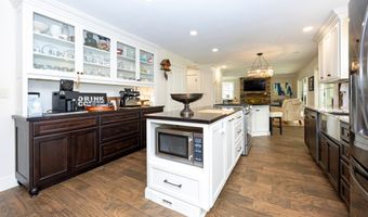 859 Country Club Ln, Ashland, OH 44805