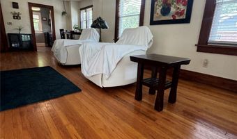 870 39th St, Des Moines, IA 50312
