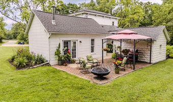 12801 E Edgewater Dr, Albany, IN 47320
