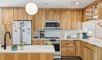 5902 WILSON Ln, Bethesda, MD 20817