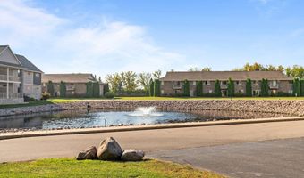 3325 N CASALOMA Dr 39, Appleton, WI 54913