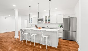 73 3rd Ave, Atlantic Highlands, NJ 07716