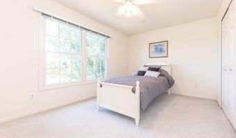 2058 Chardonnay Ct, Ann Arbor, MI 48108