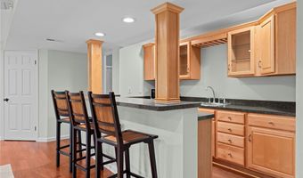 215 Beaumont Trl, Aurora, OH 44202