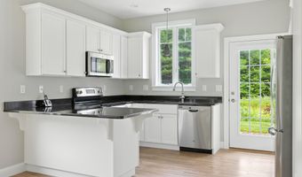 16 Frontier Way, Arundel, ME 04046
