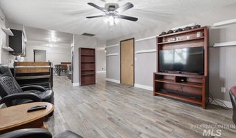 621 E Easy St, Caldwell, ID 83605
