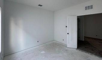 10915 Bop Ln, Adkins, TX 78101