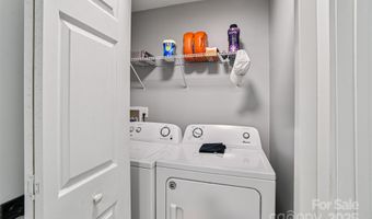 8 Apple Ln, Asheville, NC 28804