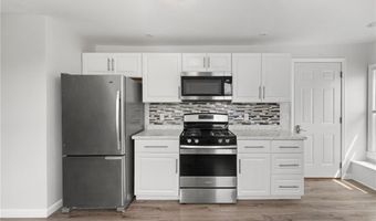 129 Cleveland St, Central Falls, RI 02863