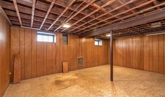 65 Grant Ave, Albertson, NY 11507