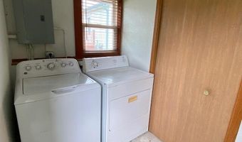 916 S Lawson St, Aberdeen, SD 57401