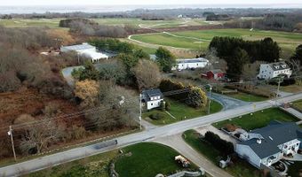 318 Mitchell's Ln, Middletown, RI 02871