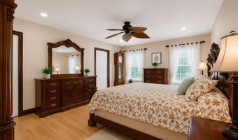653 Neptune Ave, Beachwood, NJ 08722