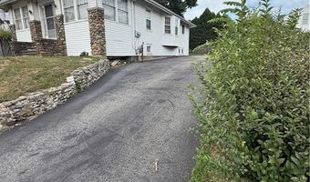 117 W Main Rd, Middletown, RI 02842