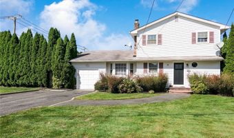 75 Head Of The Neck Rd, Bellport, NY 11713