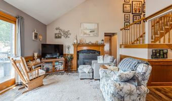 609 4th Ave NW, Altoona, IA 50009