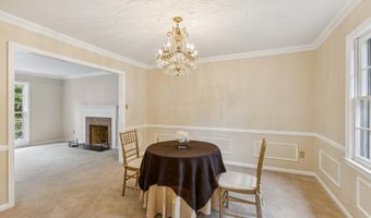 4893 35TH Rd N, Arlington, VA 22207