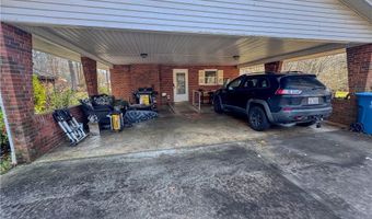 195 Claybon Dr, Advance, NC 27006