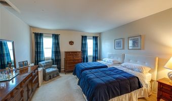 118 Harbor S, Amityville, NY 11701