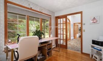 165 Lynn Cir, East Greenwich, RI 02818