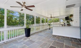 3831 N VERNON St N, Arlington, VA 22207