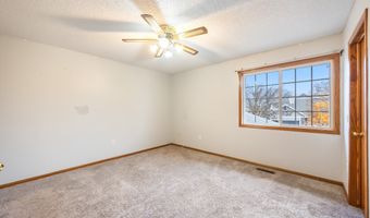 1634 Prairie Cir, Altoona, IA 50009