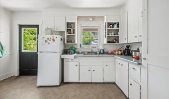 7 Farwell St, Barre, VT 05641