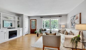 3012 Delcourt Dr, Decatur, GA 30033