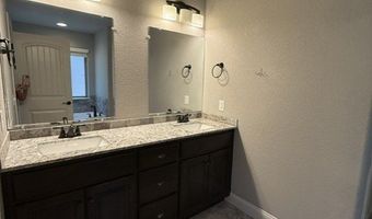 5 Knighton Dr, Bella Vista, AR 72715