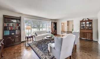 206 W Hintz Rd, Arlington Heights, IL 60004