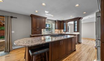 12950 Summer Cir, Anchorage, AK 99516